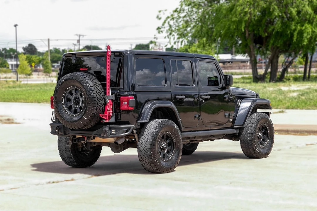 2019 Jeep JL Wrangler - Image 8 of 31