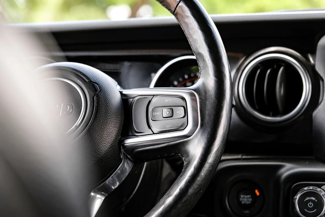2019 Jeep JL Wrangler - Image 21 of 31
