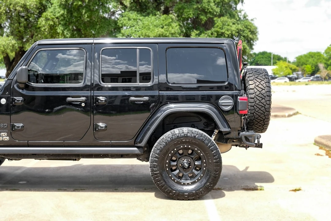 2019 Jeep JL Wrangler - Image 15 of 31