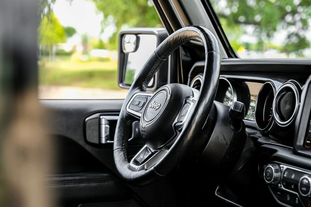 2019 Jeep JL Wrangler - Image 17 of 31