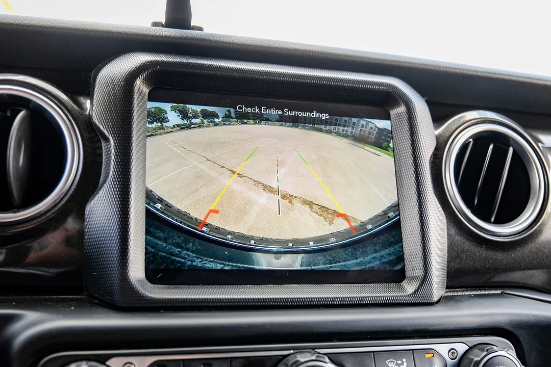 2019 Jeep JL Wrangler - Image 26 of 31