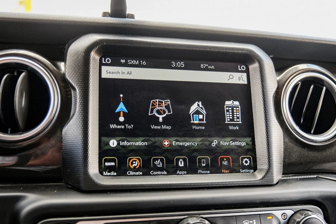 2019 Jeep JL Wrangler - Image 24 of 31