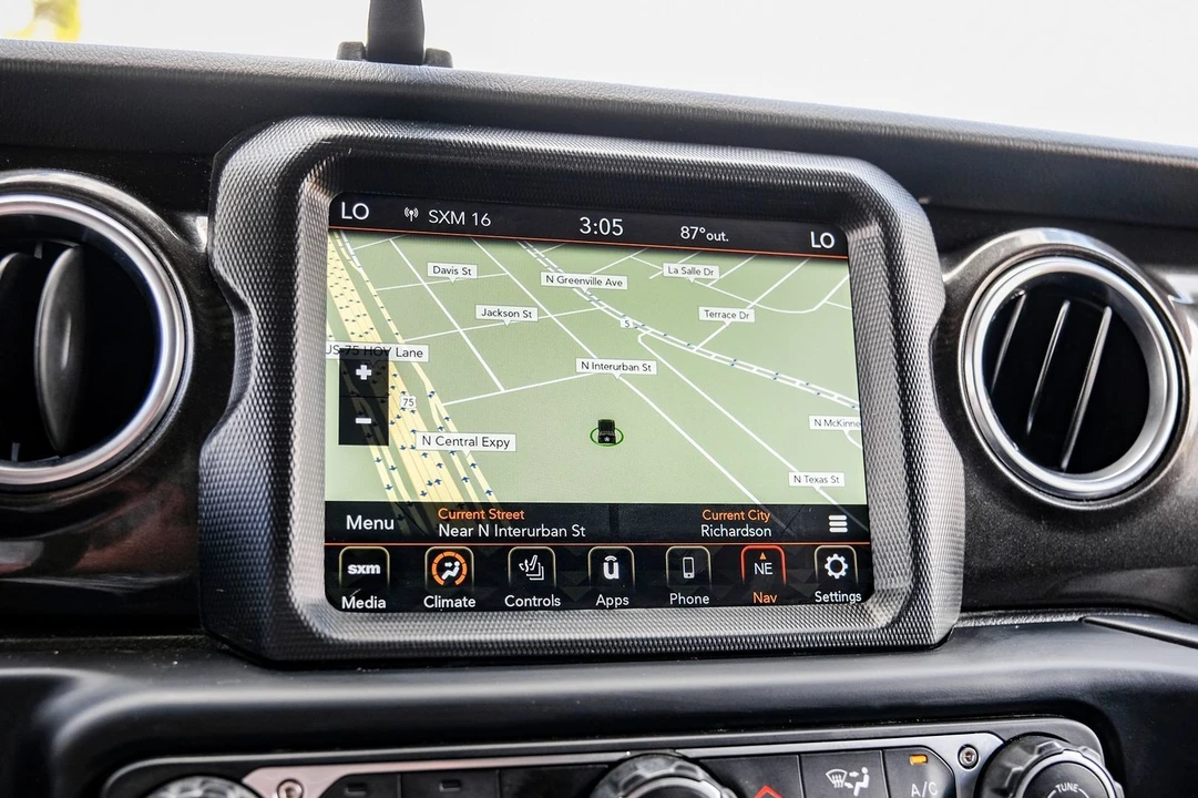 2019 Jeep JL Wrangler - Image 25 of 31