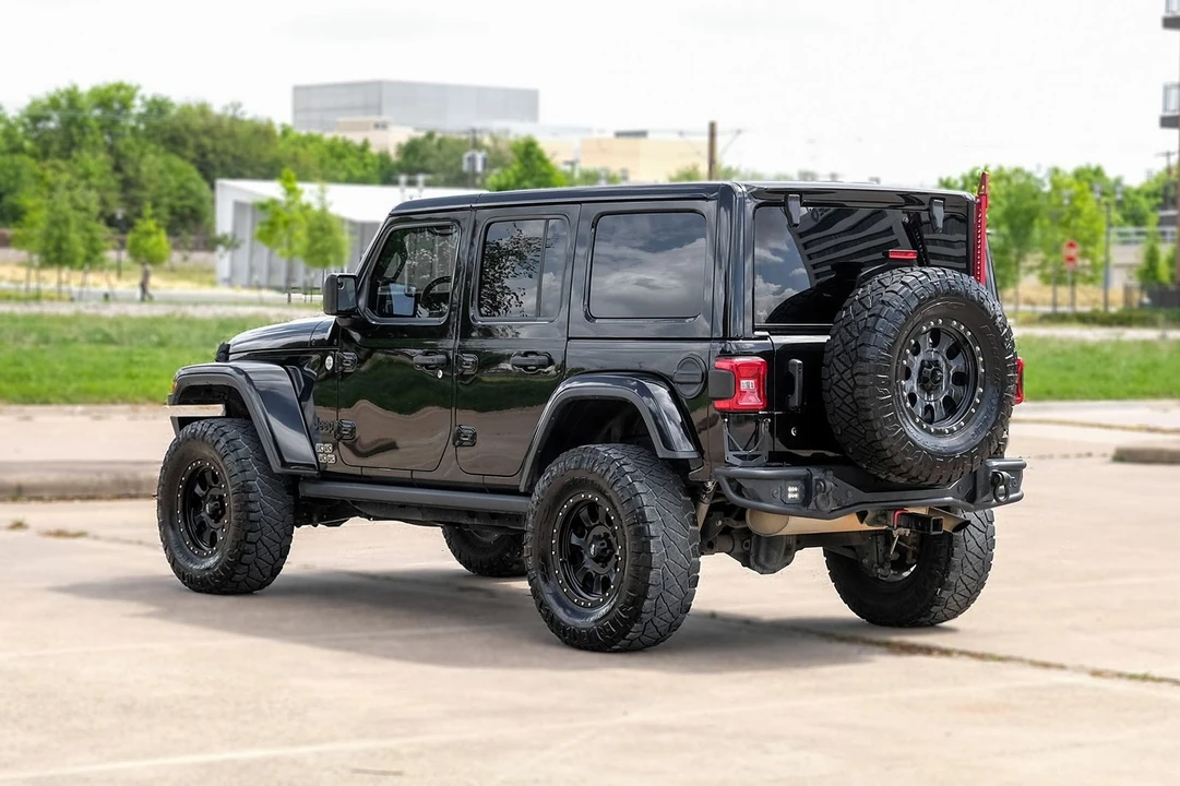 2019 Jeep JL Wrangler - Image 10 of 31