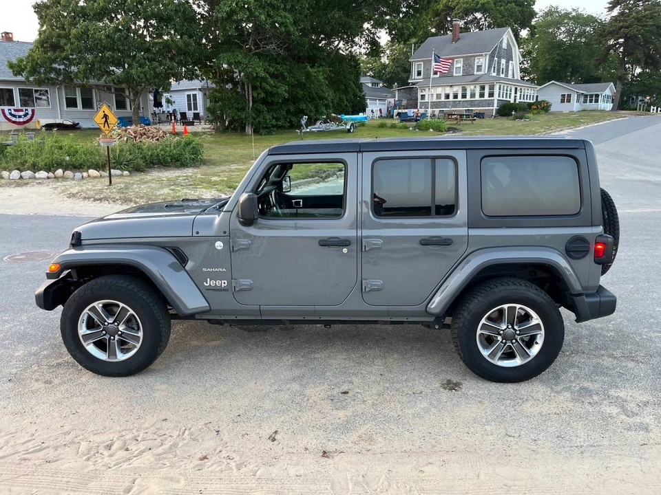 2019 Jeep JL Wrangler - Image 9 of 14