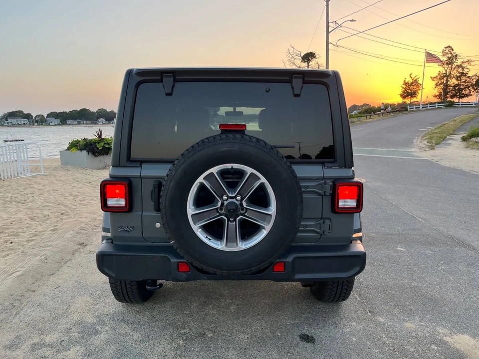 2019 Jeep JL Wrangler - Image 11 of 14