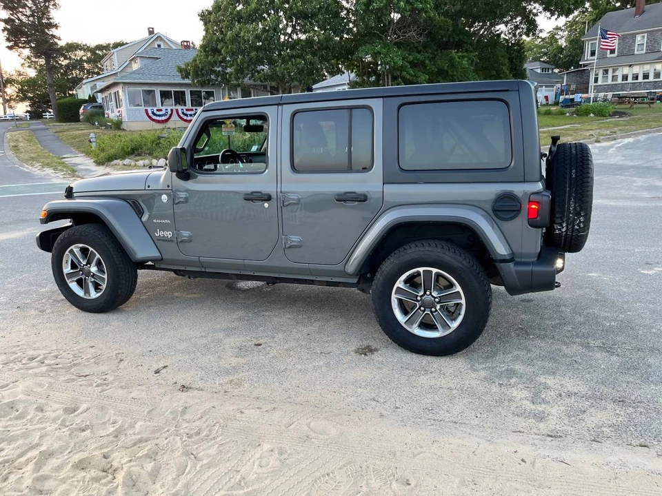 2019 Jeep JL Wrangler - Image 10 of 14