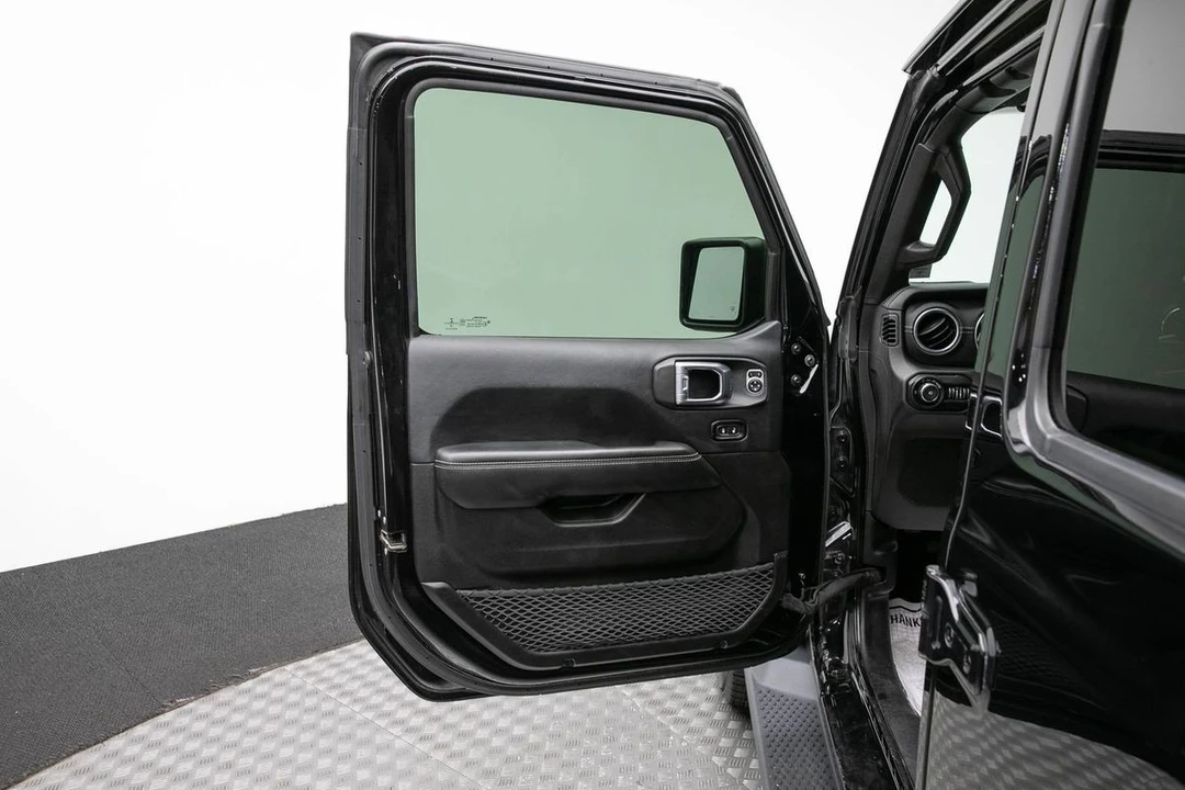 2019 Jeep JL Wrangler - Image 10 of 31