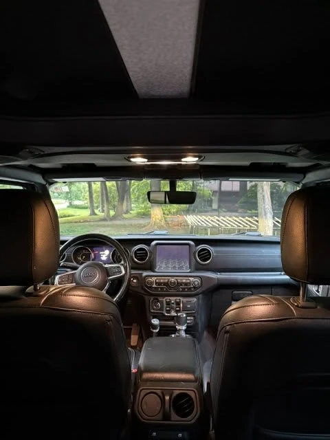 2019 Jeep JL Wrangler - Image 5 of 7