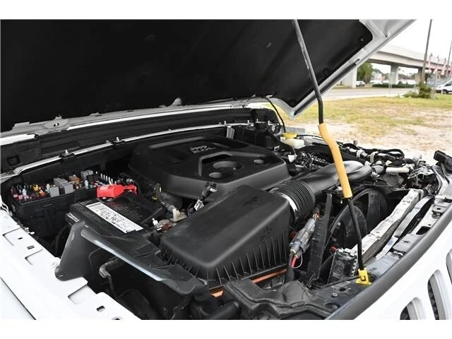 2019 Jeep JL Wrangler - Image 15 of 16