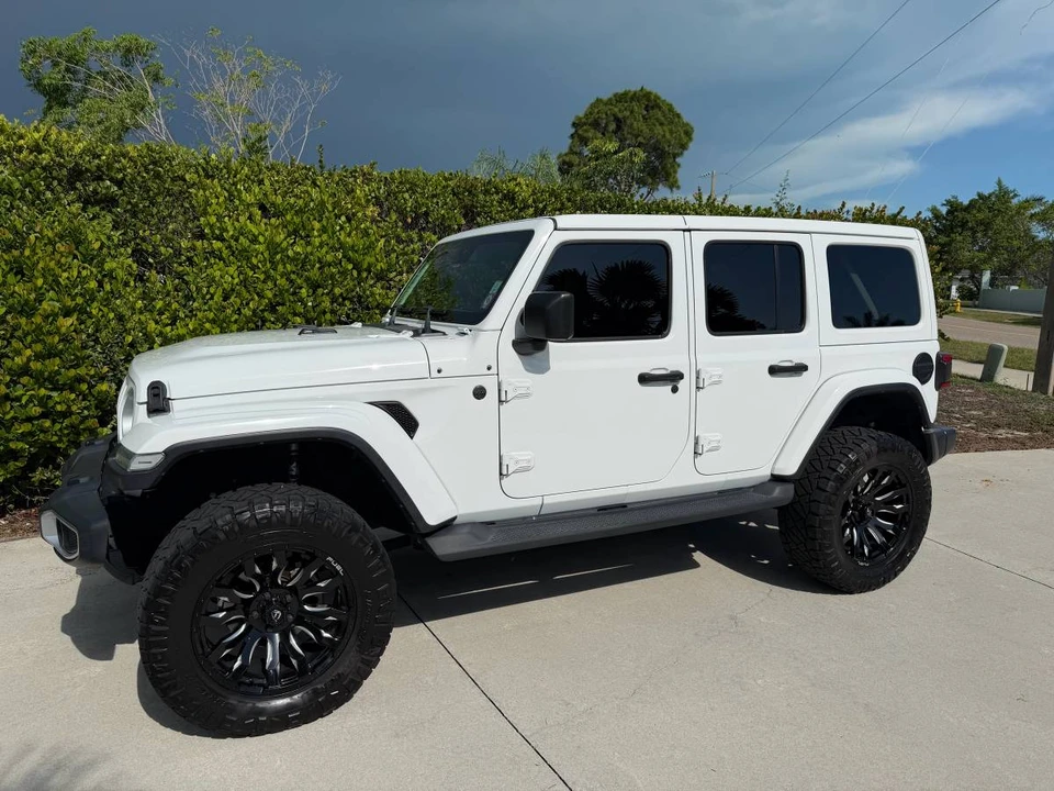 2019 Jeep JL Wrangler - Image 4 of 18