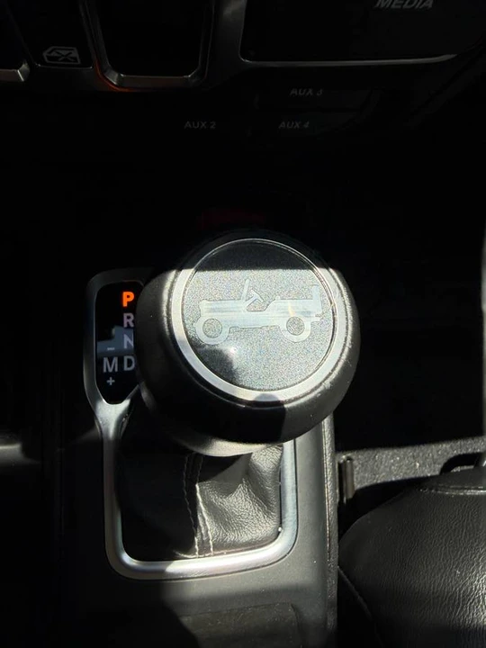 2019 Jeep JL Wrangler - Image 17 of 18