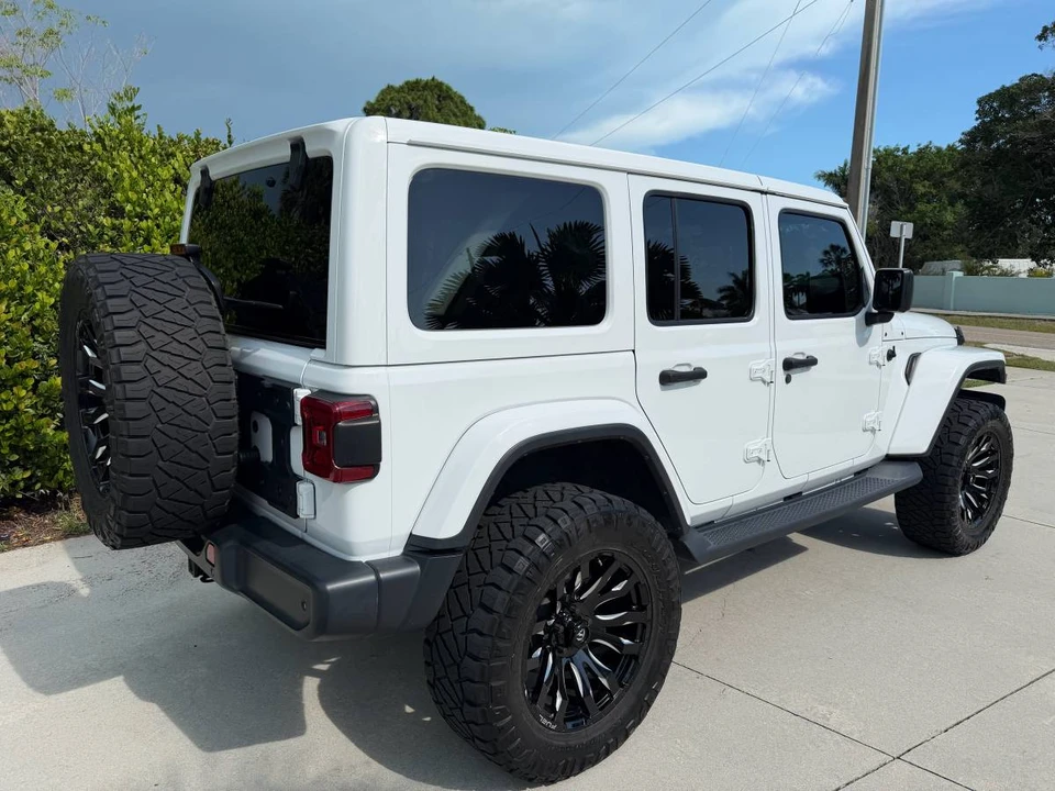 2019 Jeep JL Wrangler - Image 3 of 18