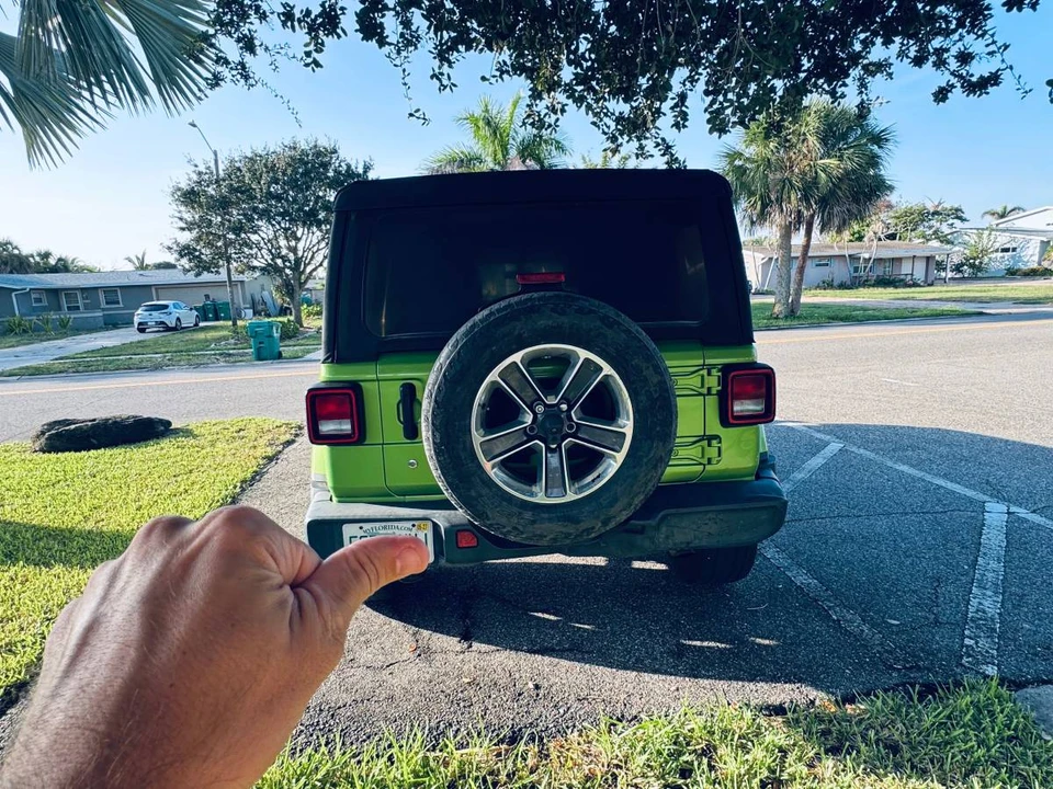 2019 Jeep JL Wrangler - Image 3 of 9