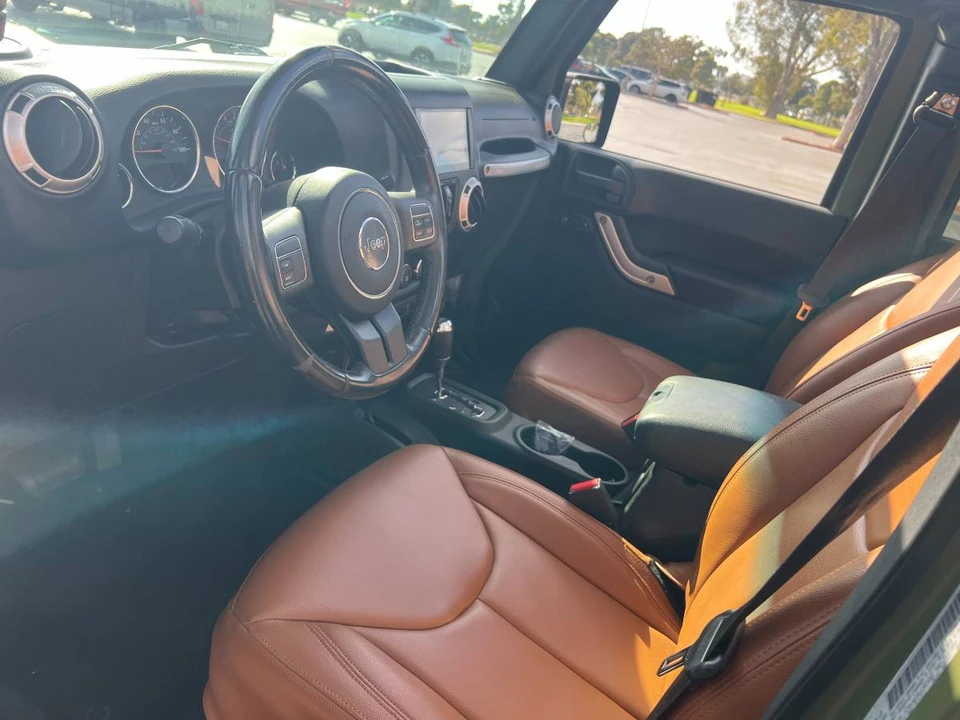 2019 Jeep JL Wrangler - Image 10 of 11