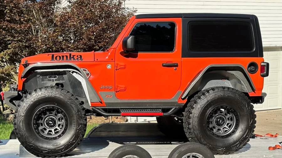 2019 Jeep JL Wrangler - Image 2 of 27
