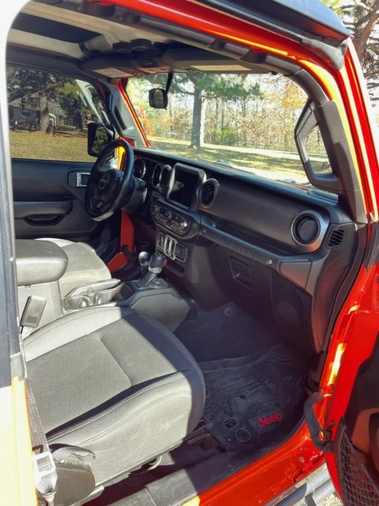 2019 Jeep JL Wrangler - Image 24 of 27