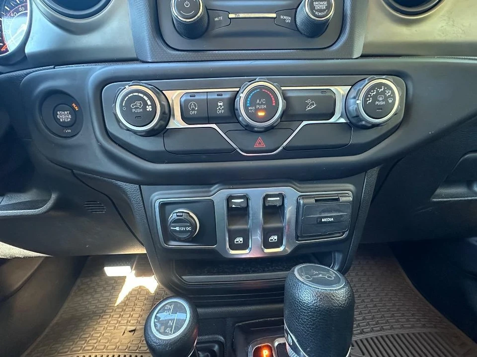 2019 Jeep JL Wrangler - Image 9 of 17