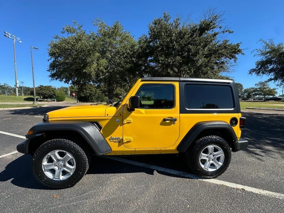 2019 Jeep JL Wrangler - Image 2 of 17