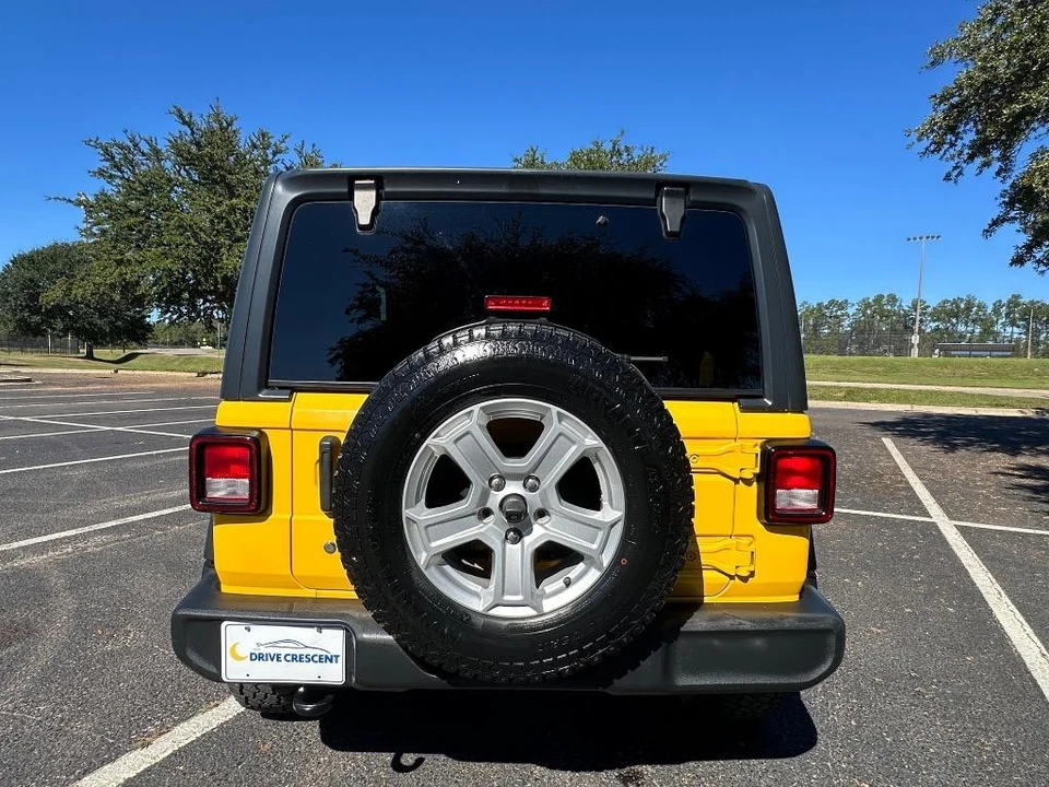 2019 Jeep JL Wrangler - Image 14 of 17