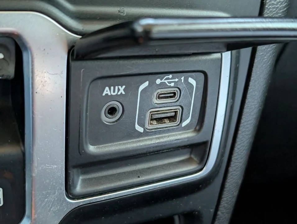 2019 Jeep JL Wrangler - Image 20 of 21