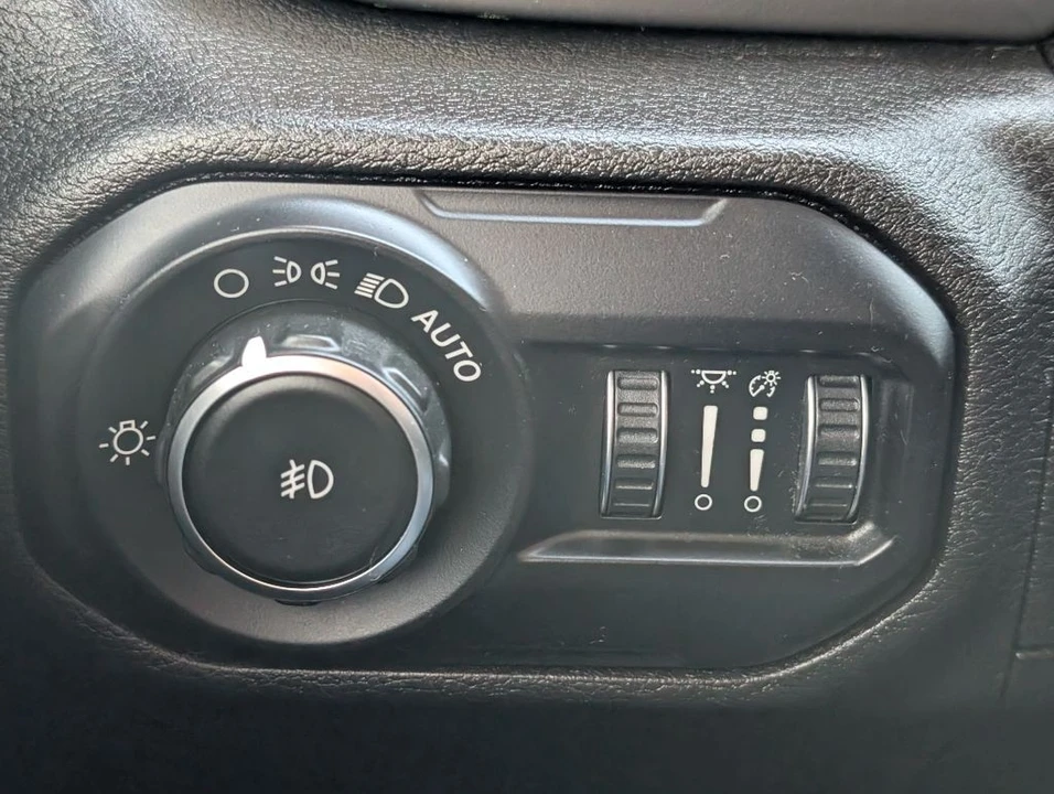 2019 Jeep JL Wrangler - Image 10 of 21