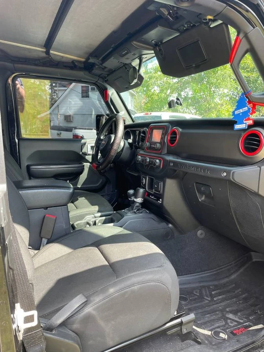 2019 Jeep JL Wrangler - Image 9 of 10