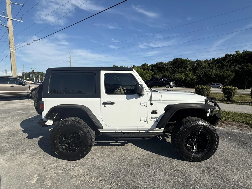 2019 Jeep JL Wrangler - Image 11 of 31