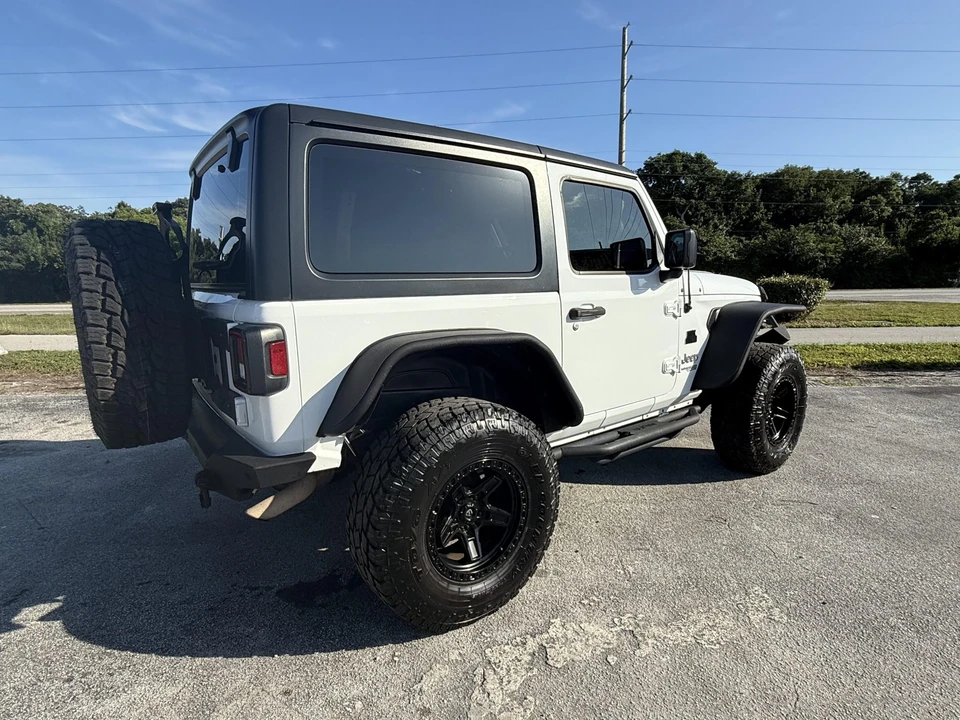 2019 Jeep JL Wrangler - Image 10 of 31