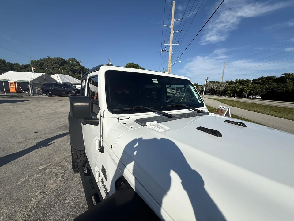 2019 Jeep JL Wrangler - Image 17 of 31