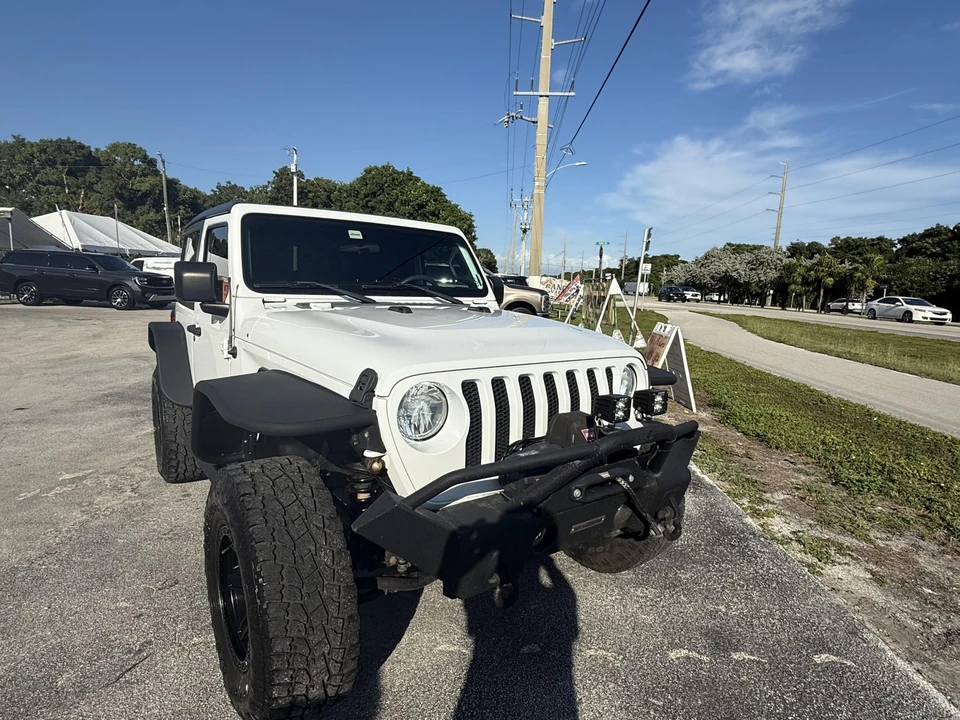 2019 Jeep JL Wrangler - Image 2 of 31