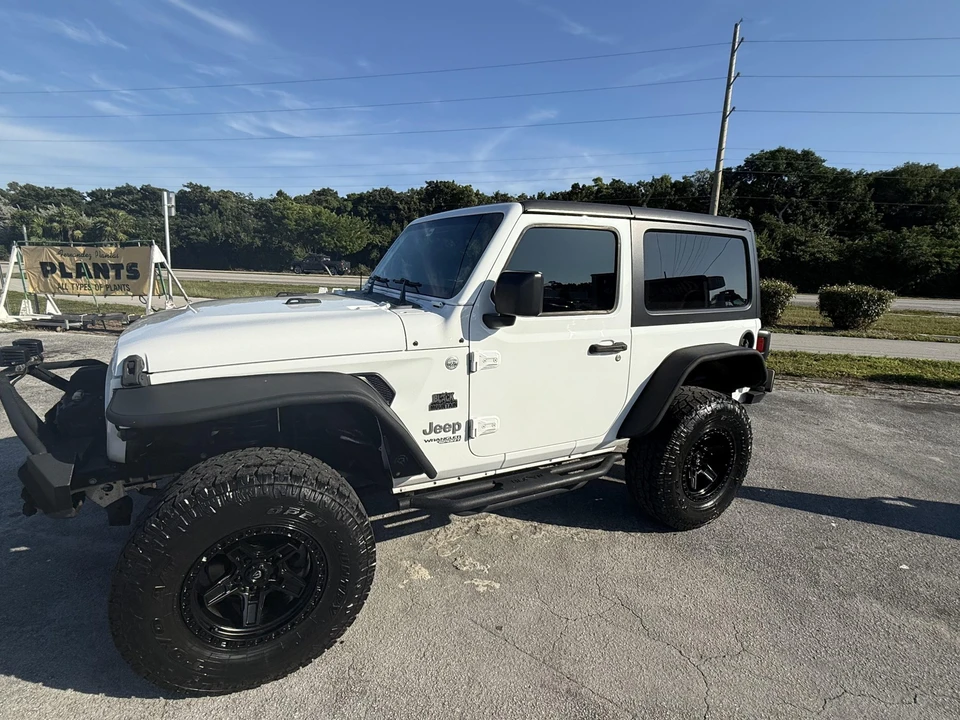 2019 Jeep JL Wrangler - Image 8 of 31