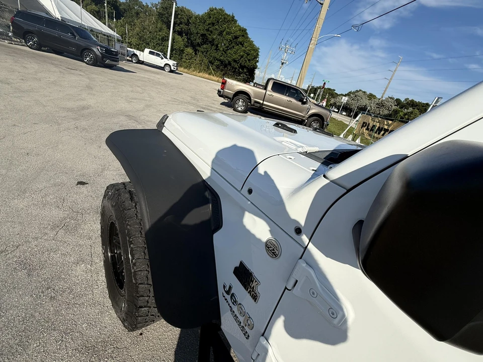 2019 Jeep JL Wrangler - Image 24 of 31