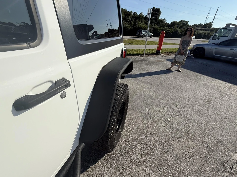 2019 Jeep JL Wrangler - Image 23 of 31