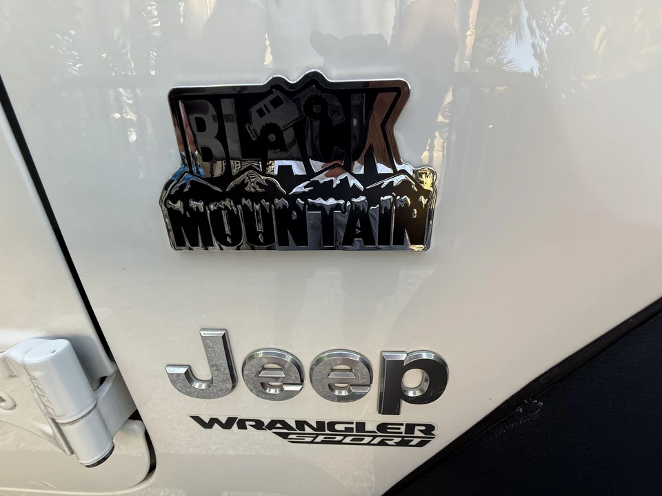 2019 Jeep JL Wrangler - Image 25 of 31