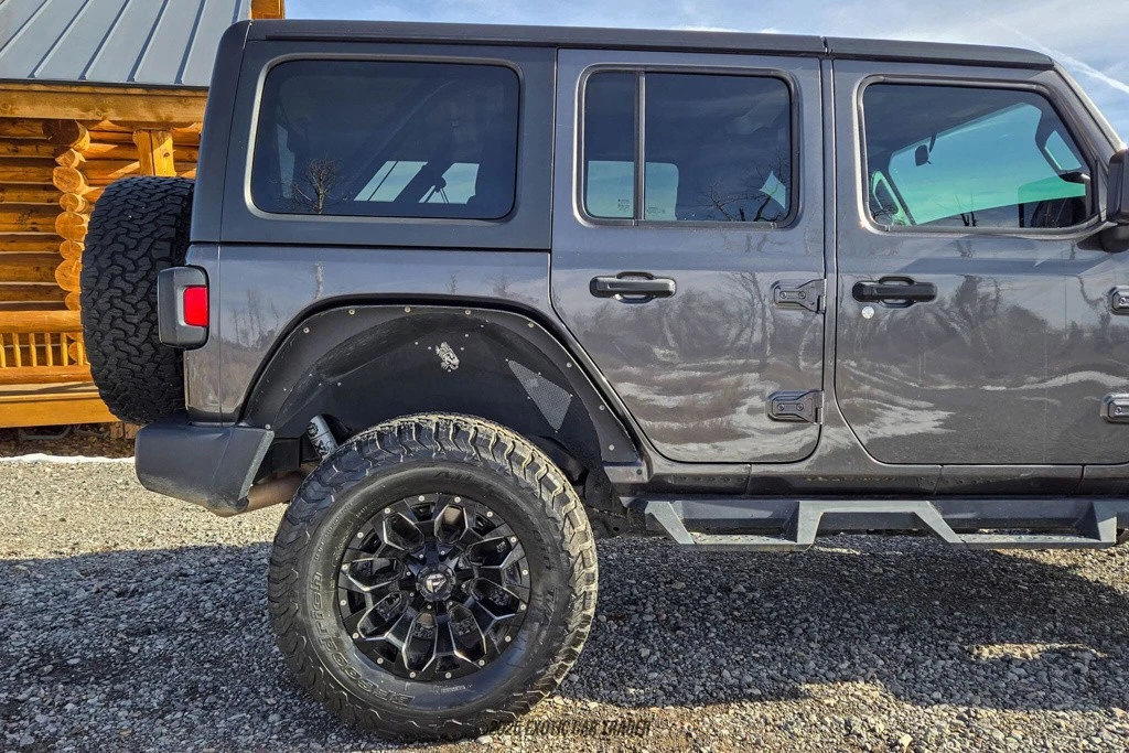 2019 Jeep JL Wrangler - Image 10 of 12