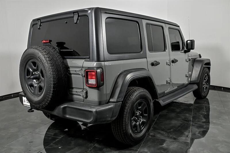 2019 Jeep JL Wrangler - Image 9 of 26