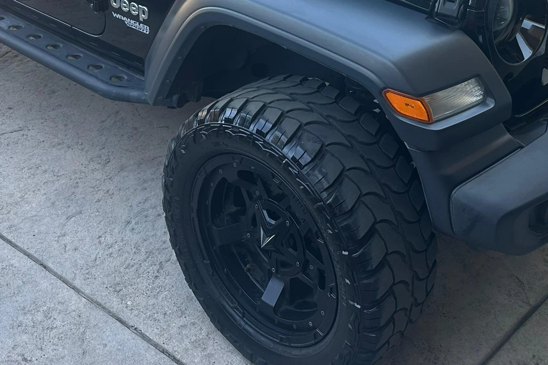2019 Jeep JL Wrangler - Image 25 of 31