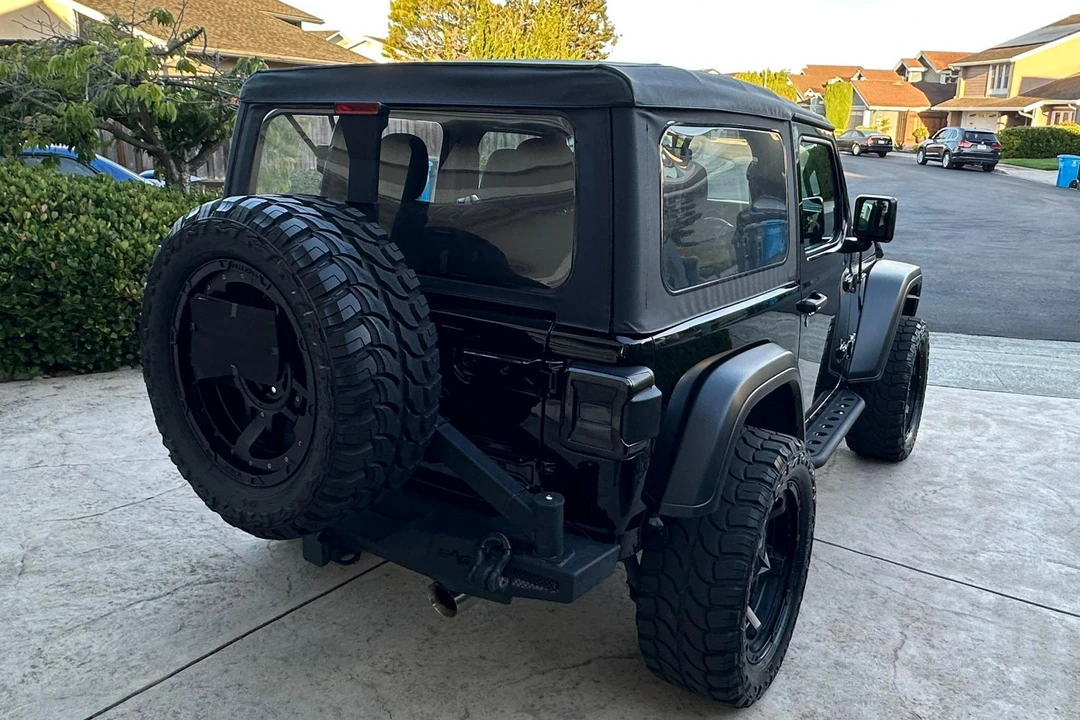 2019 Jeep JL Wrangler - Image 12 of 31
