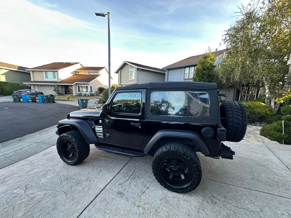 2019 Jeep JL Wrangler - Image 10 of 31