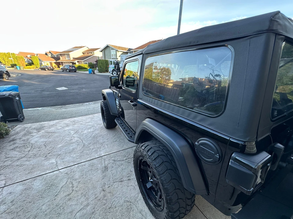2019 Jeep JL Wrangler - Image 19 of 31