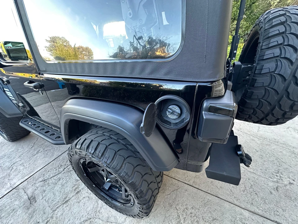 2019 Jeep JL Wrangler - Image 20 of 31
