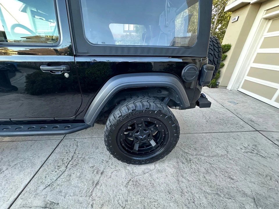 2019 Jeep JL Wrangler - Image 23 of 31