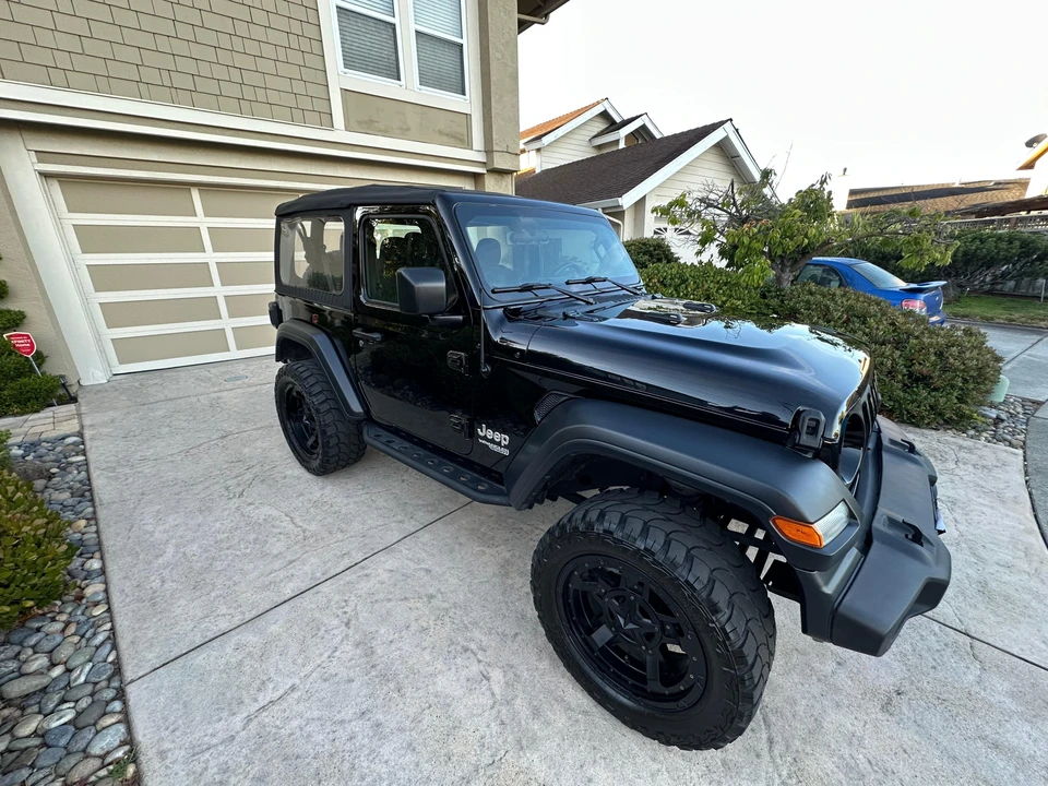 2019 Jeep JL Wrangler - Image 14 of 31