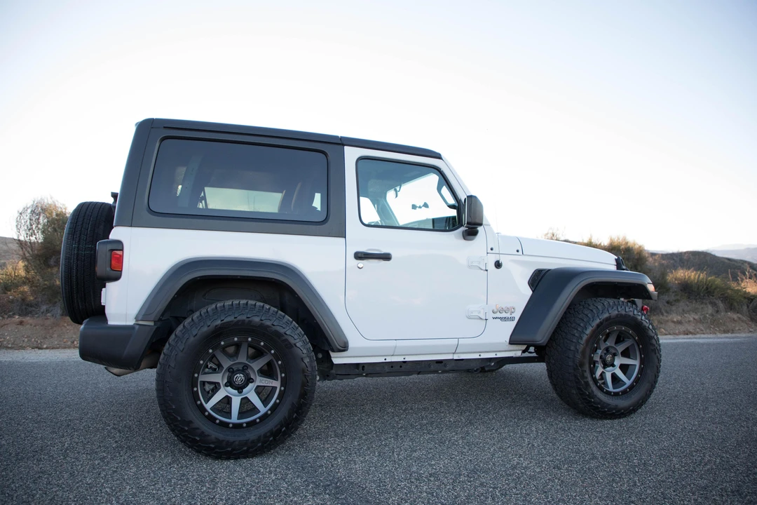 2019 Jeep JL Wrangler - Image 15 of 31