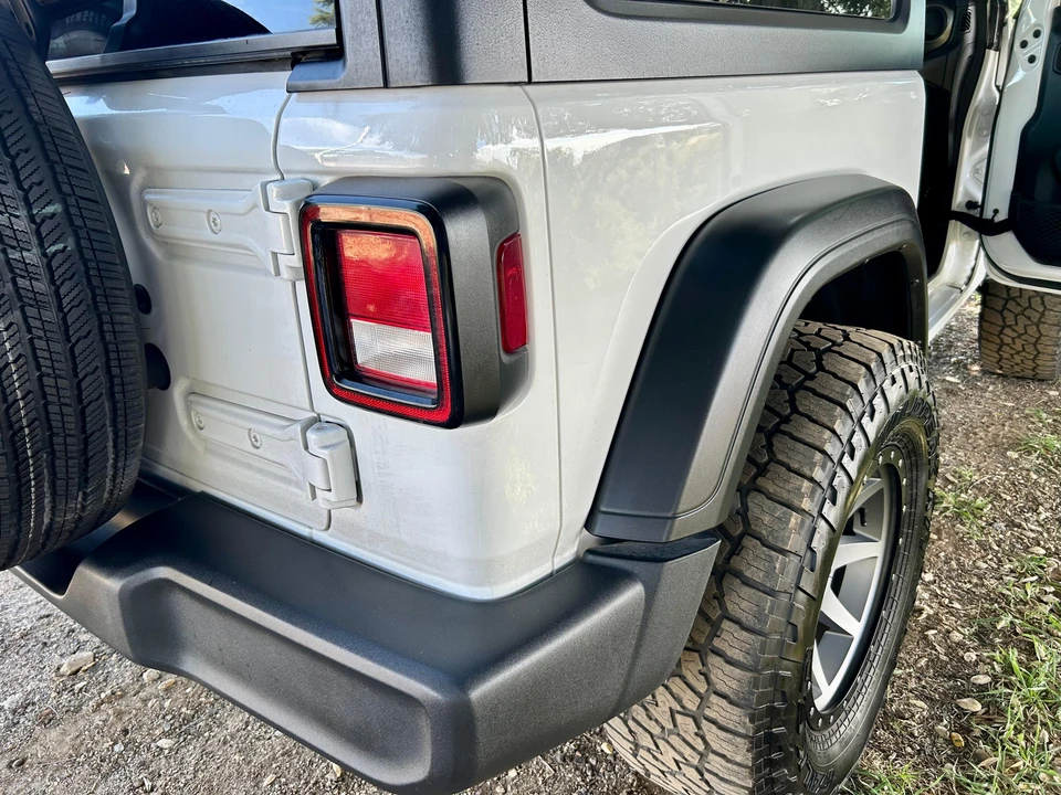 2019 Jeep JL Wrangler - Image 30 of 31