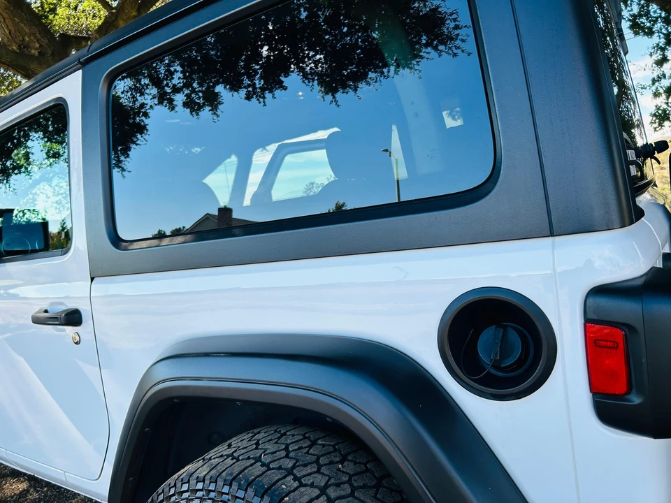 2019 Jeep JL Wrangler - Image 25 of 31