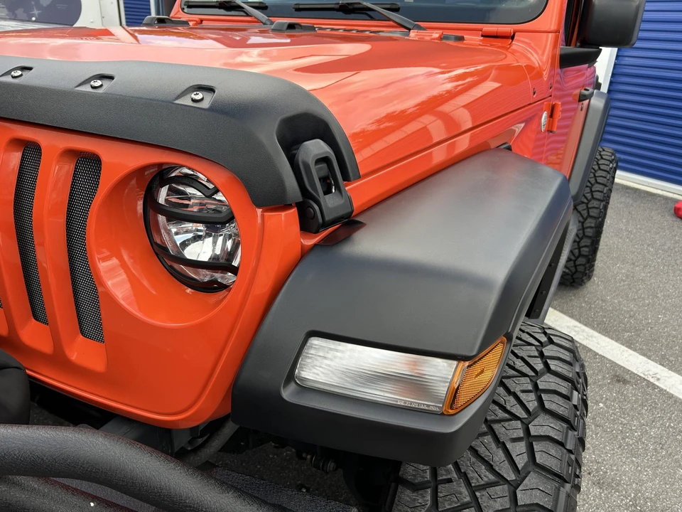 2019 Jeep JL Wrangler - Image 17 of 31