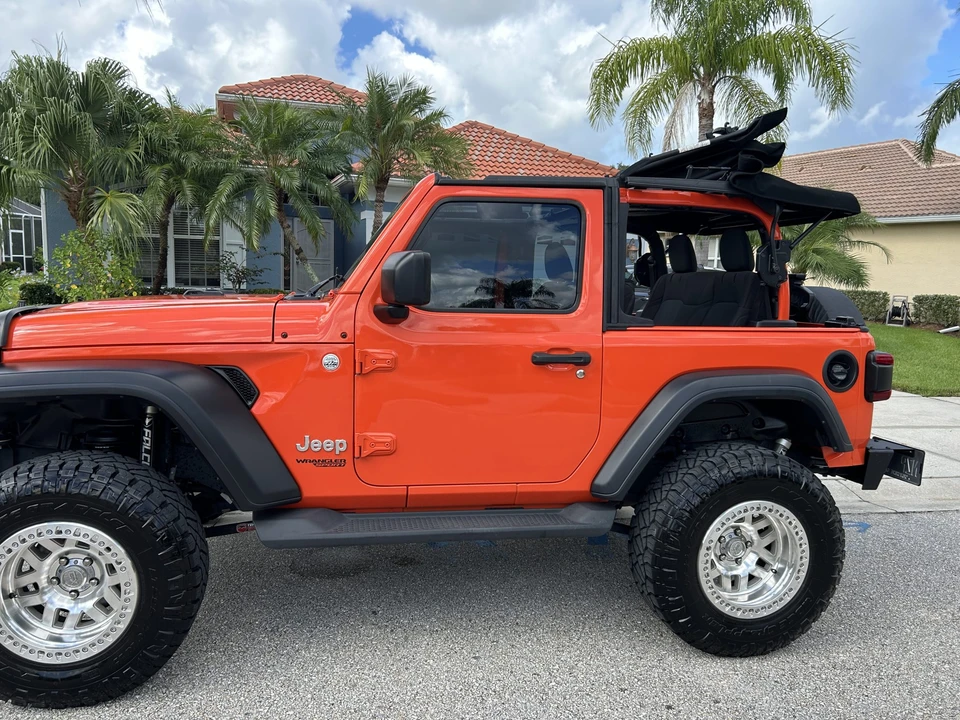 2019 Jeep JL Wrangler - Image 4 of 31