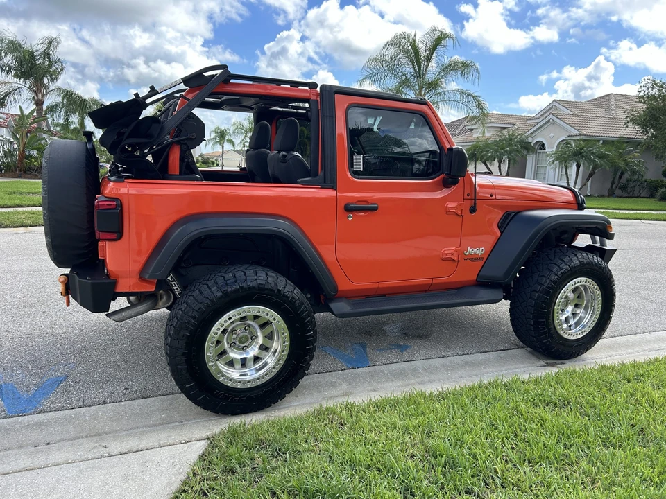 2019 Jeep JL Wrangler - Image 12 of 31